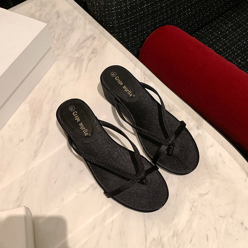 Dame Wedge-sandaler med elegant krydsrem-design og komfortabel indersål Stilla