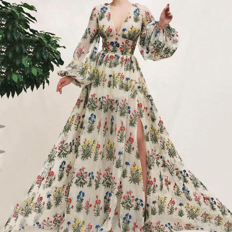 Dame Maxi-kjole med floral broderi og svajende kant Stilla