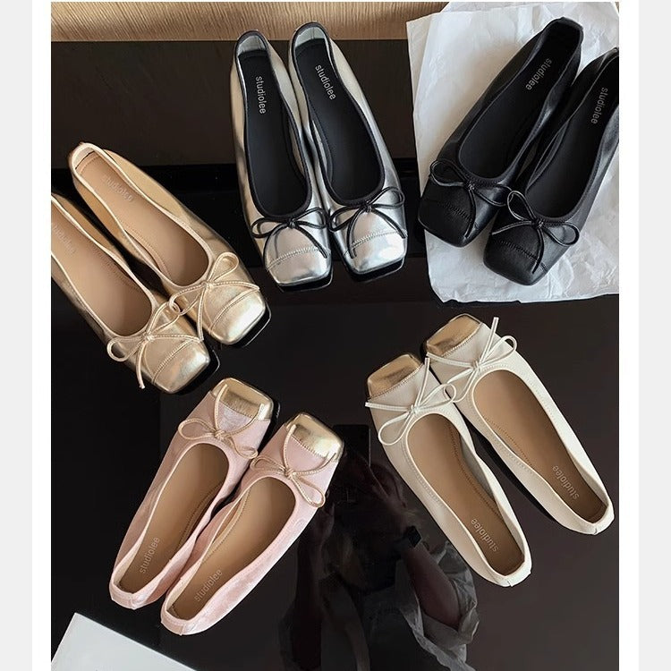 Dame ballerinaer med modeglans og elegant sløjfeapplikation Stilla