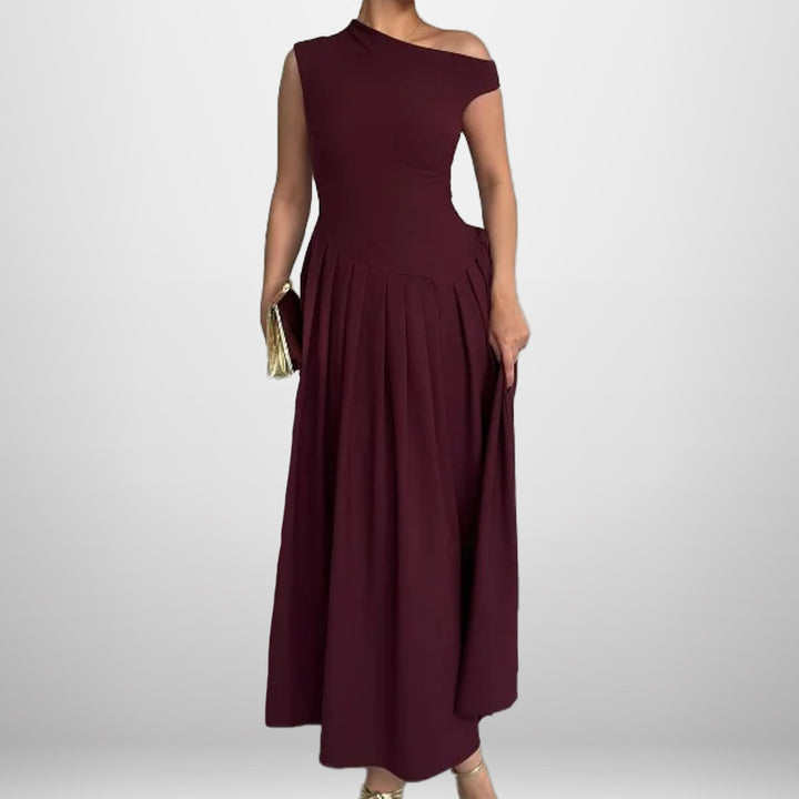 Kvinders elegante off-shoulder maxi kjole med plisseringer og flydende nederdel Stilla