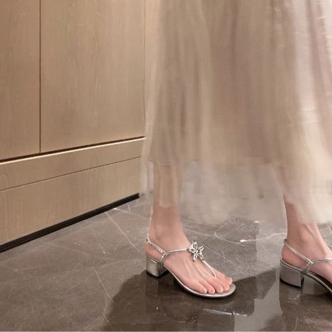 Dame Sling-sandaler med elegant glitrende element og behagelig hælhøjde Stilla