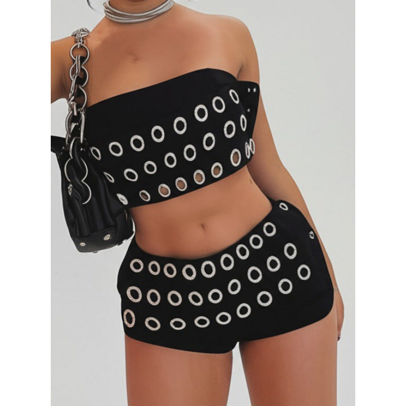 Damen modischer Minirock mit asymmetrischem Schnitt und metallischen Details Skovae