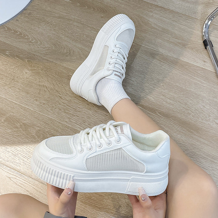 Dame Sporty Plateau-Sneakers med åndbar mesh-overflade og stabil sål Stilla