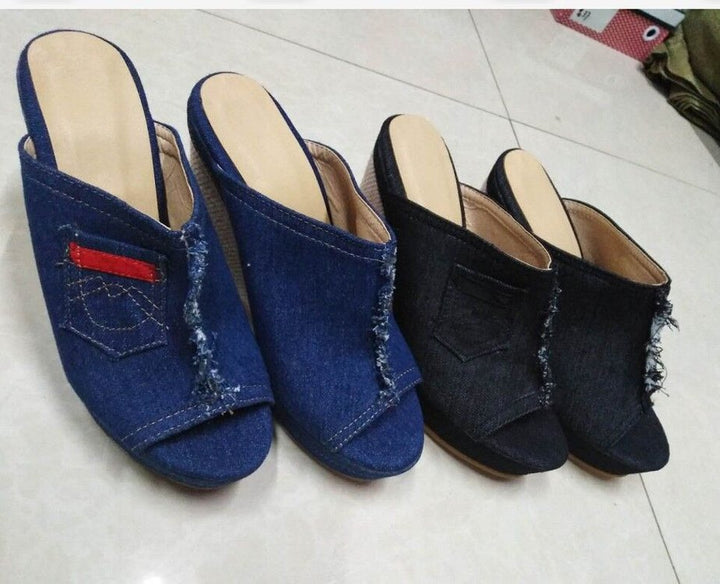 Dame nan Jeans-Pantolette med åben tåparti, frynset kant og bastkilehæl Skovae