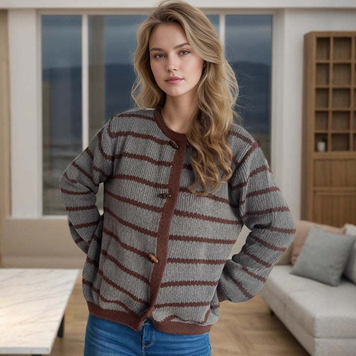 Damerne afslappet strikket cardigan med elegante træknapdetaljer og stilmønster med striber Stilla