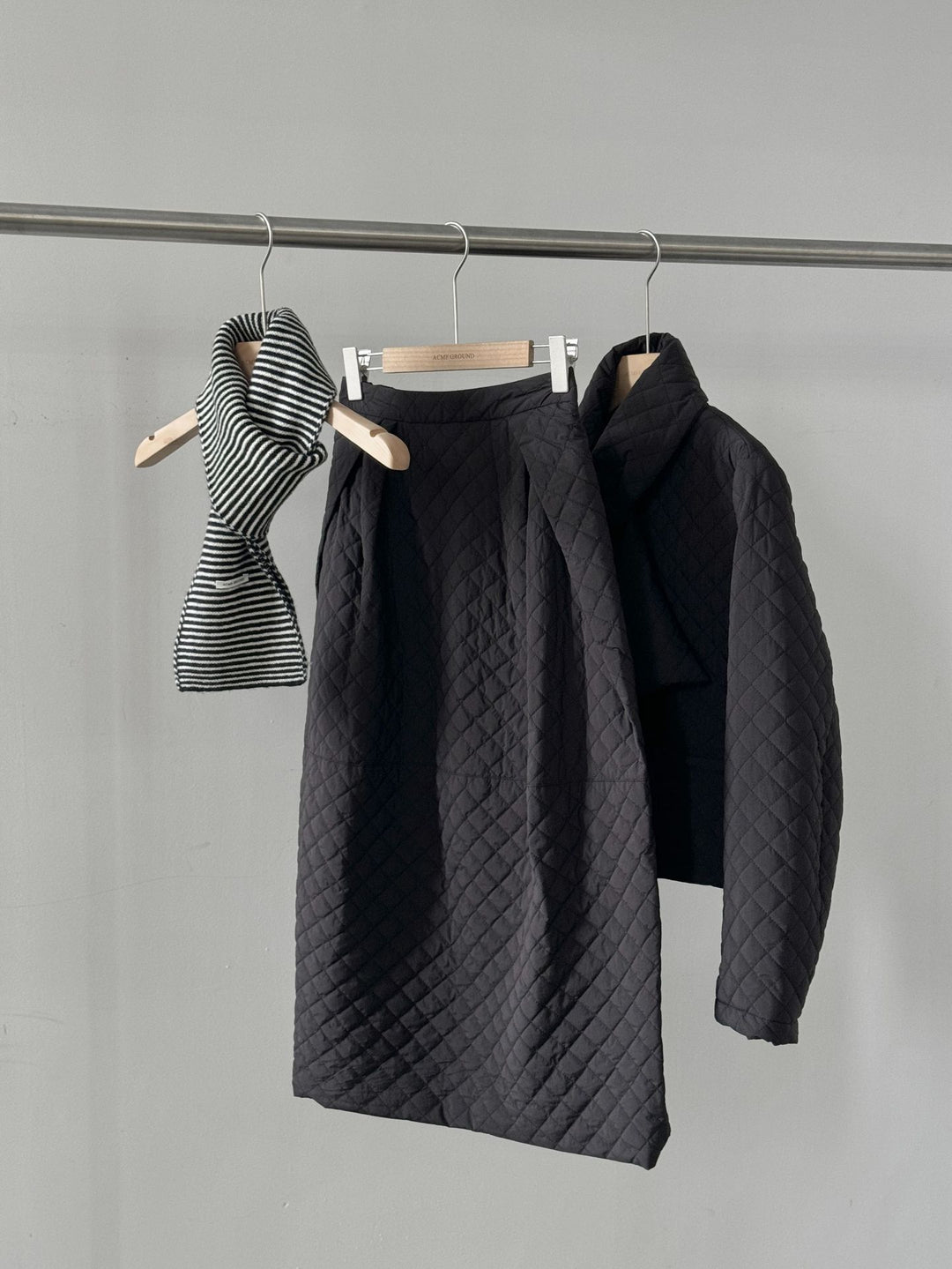 Dame quilted top og nederdel sæt med elegant design og smart look Stilla