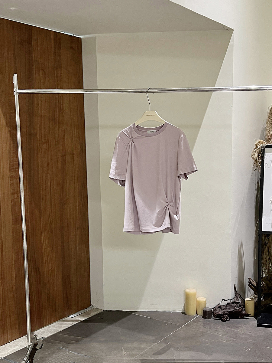 Dame kvalitets, afslappet t-shirt med innovative skære detaljer og komfortabel pasform Stilla