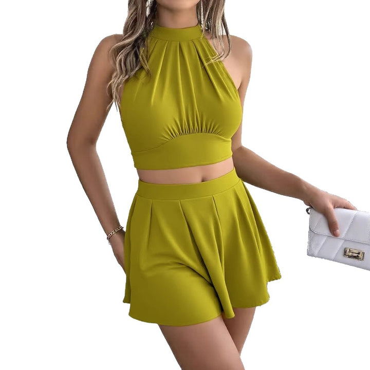 Dame Sporty sæt med højhalset crop-top og vid skirt Stilla