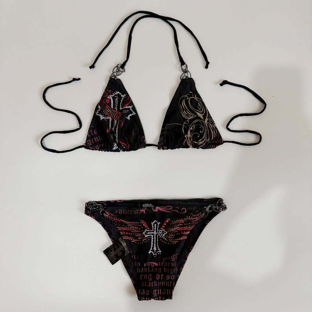 Dame bikini sæt med unikt tryk og glitrende applikationer Skovae