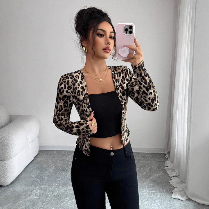 Dame nan skræddersyet kort blazer af stretchjersey med leopardstruktur og smal pasform Skovae