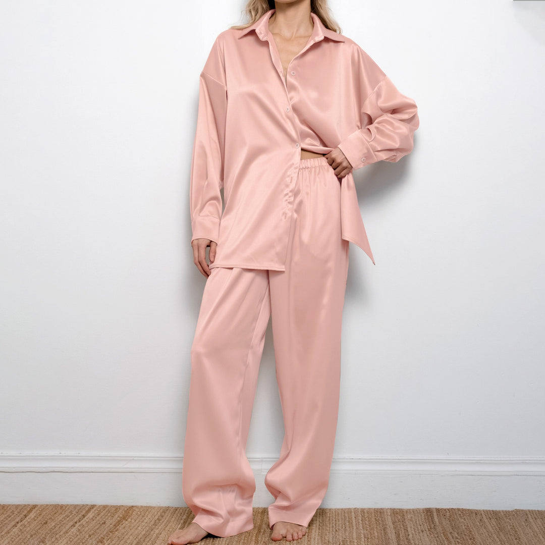 Dame Satin top i elegant oversized snit med knapdetaljer Stilla