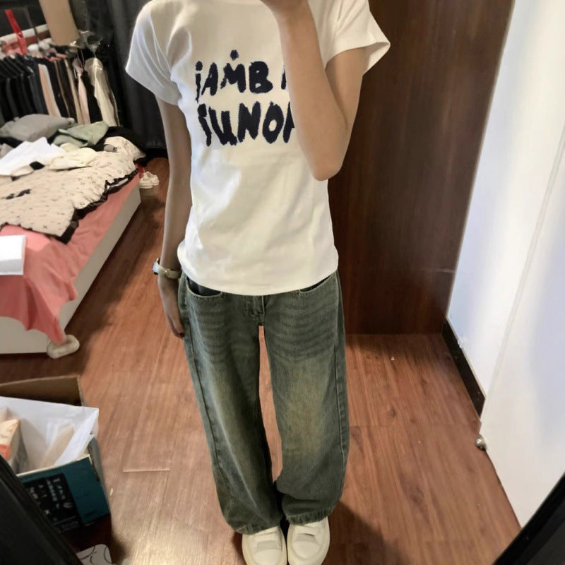 Femme Casual Fit Grafik T-shirt og Loose-Leg Denim Bukser Stilla