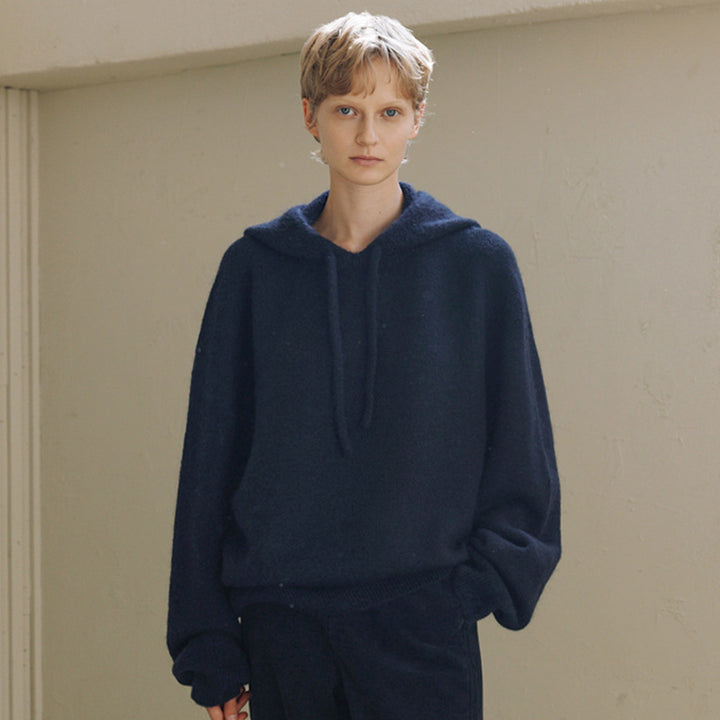 Damer afslappet hoodie lavet af blødt strikkemateriale med hætte og oversized snit Stilla