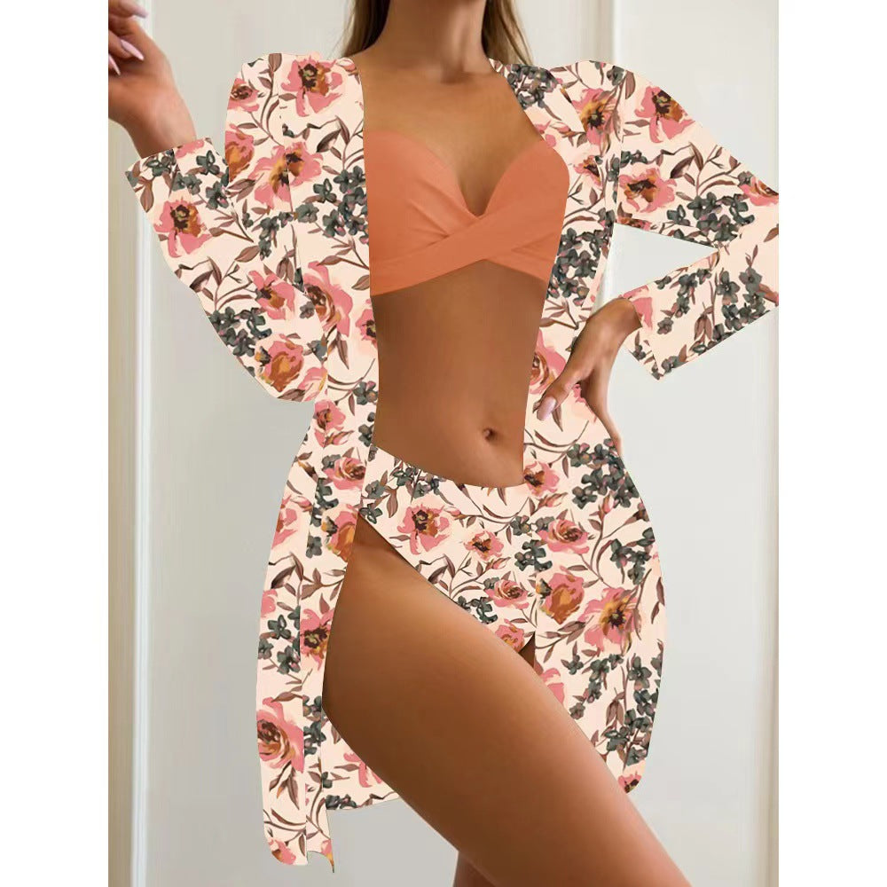 Dame bikini-sæt med floral kimono og elegant top Stilla