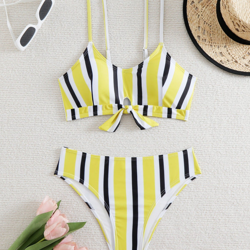Dame Bikiniset med elegante striber og chic knude Skovae
