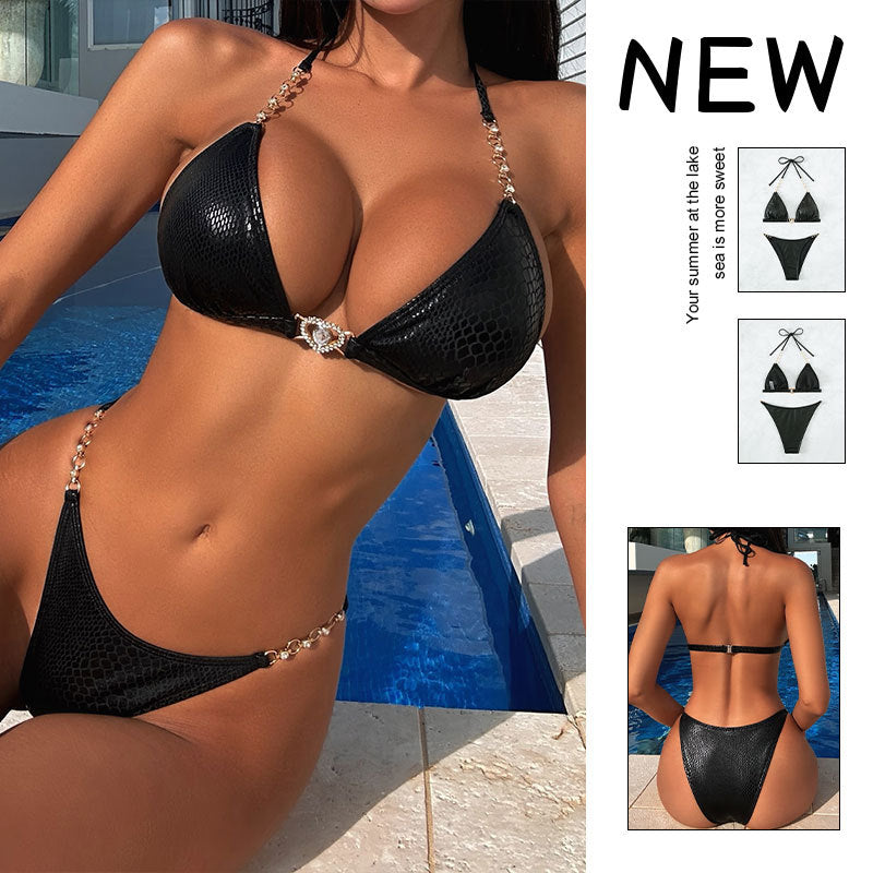 Dame triangel-bikini med elegant slangeprint og gyldne accenter Skovae