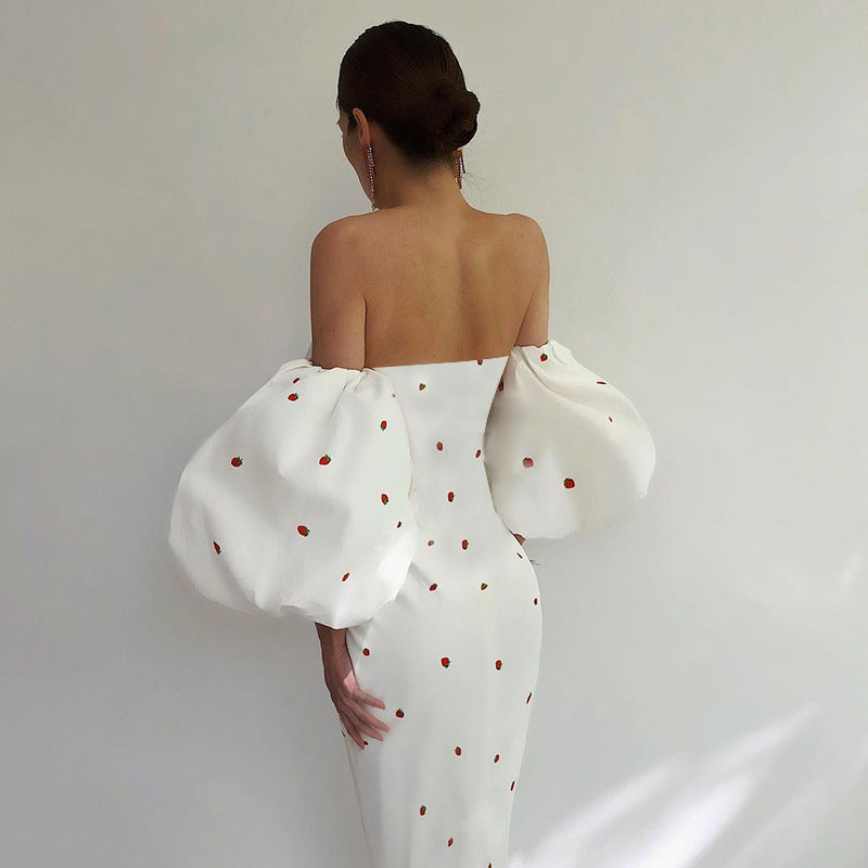 Dame Eksklusiv elegant Aftenkjole med voluminøse Puffærmer og blomsterdesign Stilla