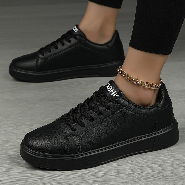 Dame nan minimalistiske sneakers i vegansk læderlook med polstret komfortsål Skovae