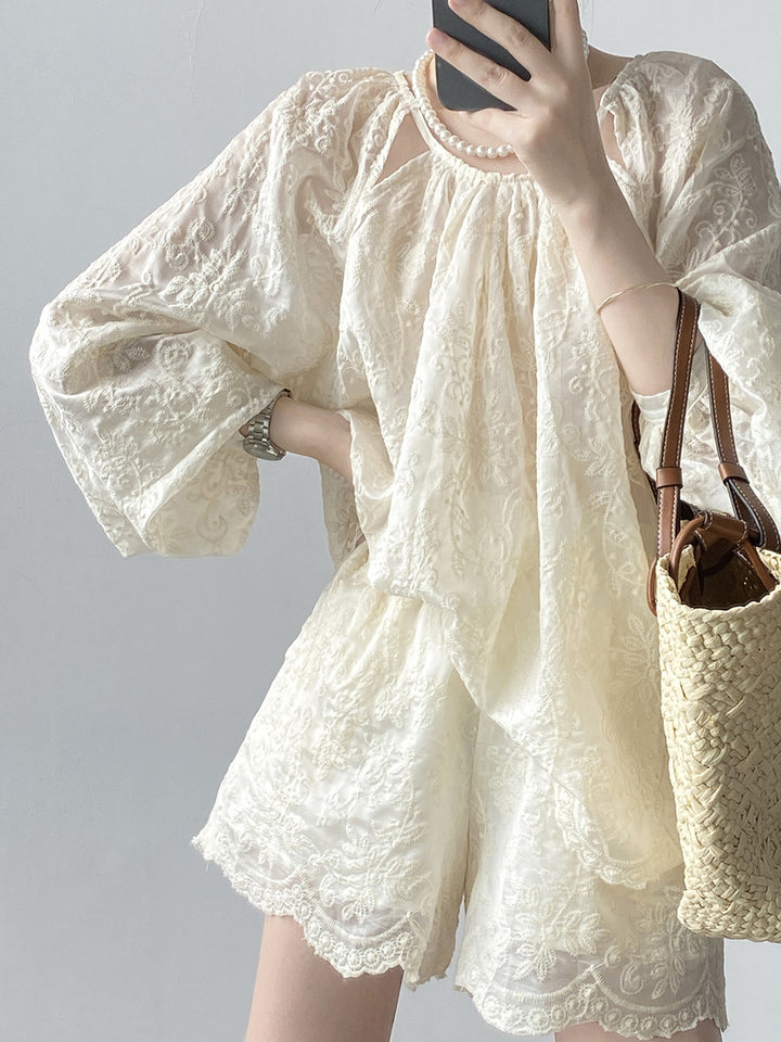 Dame sæt bestående af casual bluse og shorts med elegante spidsdekoreringer Stilla