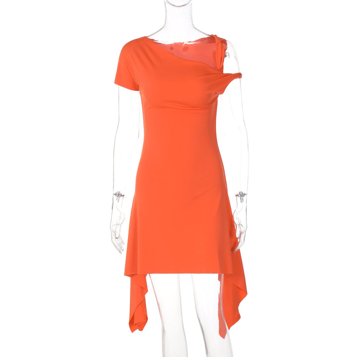 Damer Chic Asymmetrisk Minikjole med transparente detaljer og figursympatisk snit Stilla