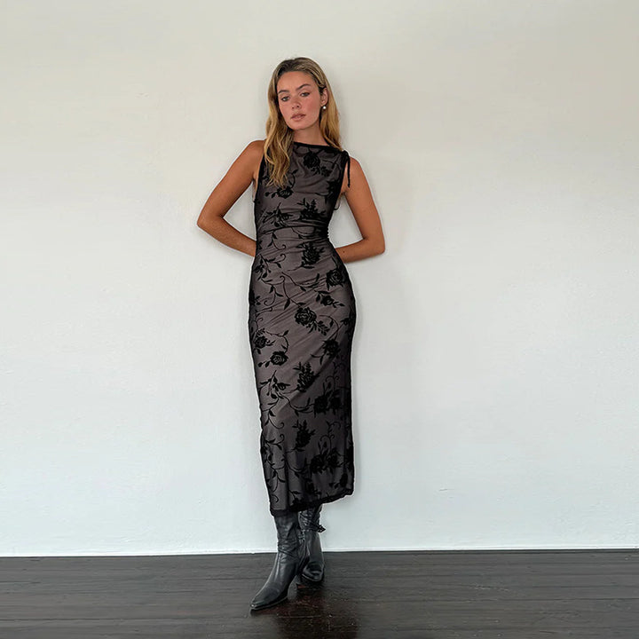 Kvindernes elegante maxi-kjole med blomstret blonde mønster og ærmeløs design Stilla