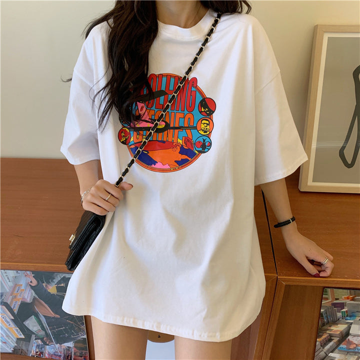 Dame Grafisk T-Shirt Kjole med Casual Snit og Moderne Design