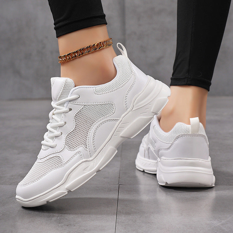Dame nan moderne komfort sneakers i retro-look med åndbart mesh, polstret hæl og profileret let sål konstruktion Skovae