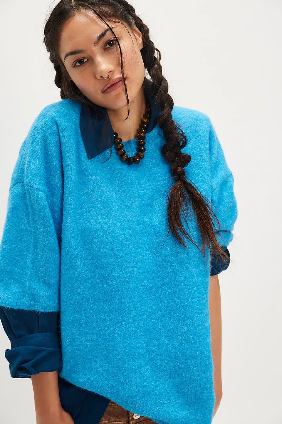 Kvindernes Oversized Sweater med Elegante Mesh Ærmer og Delikat Broderi Mønster Skovae