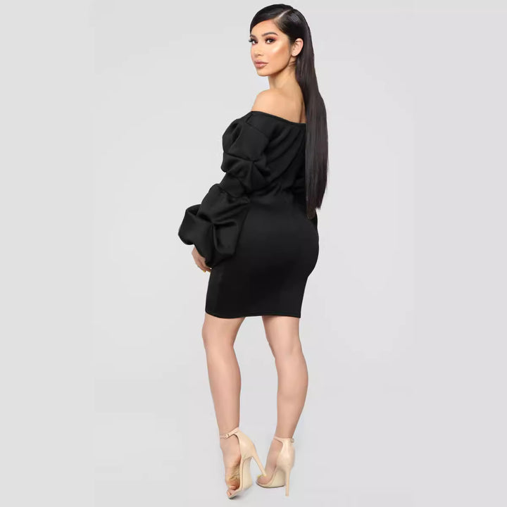 Dame Off-Shoulder Mini-Kjole med Rynkning og Puffærmer Stilla