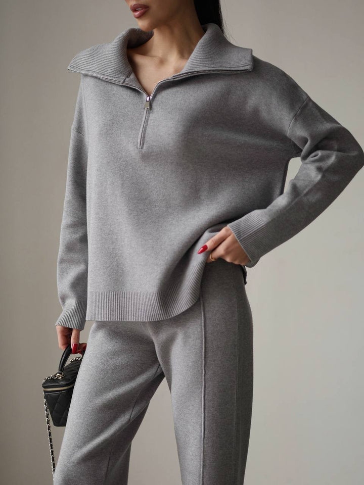 Women's elegant sweatshirt and joggers set with high collar and zipper Skovae