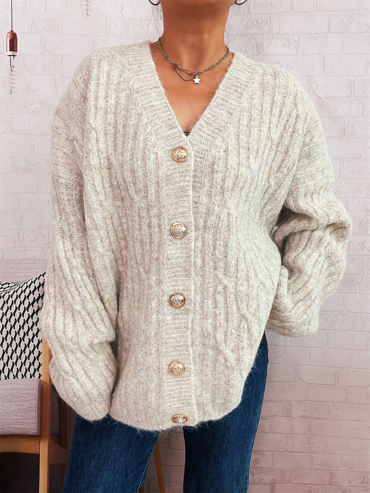 Kvinders oversized cardigan med guldknapdetaljer og blødt materiale Stilla