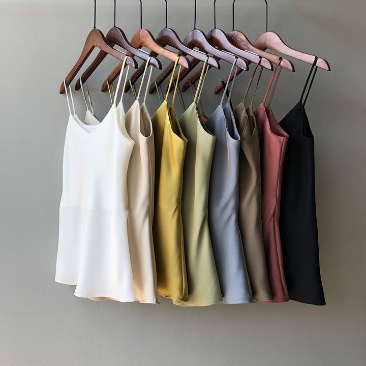 Dame elegant camisole-top med fint satinmateriale og justerbare spaghetti-stropper Stilla