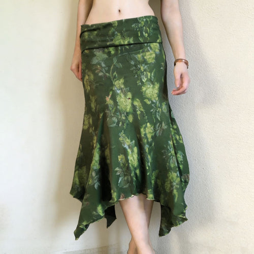 Damen asymmetrischer Maxi-Rock mit floralen Akzenten und elastischem Bund Skovae