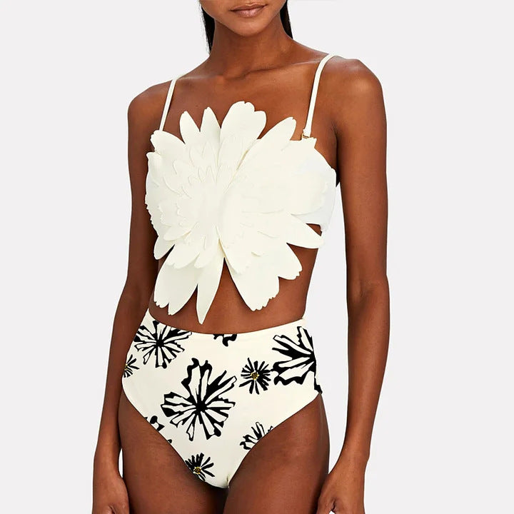 Dame Bikiniset med særlig blomsterdekoration og lang omslagsskjørt Skovae