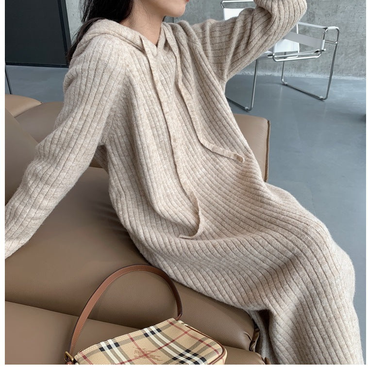 Kvinders strikket sweater med hætte og ribbet tekstur Stilla