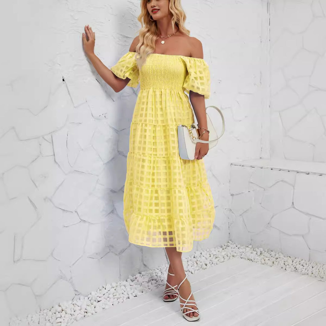 Dame Midikjole med Off-Shoulder-design og luftige Puffærmer Stilla