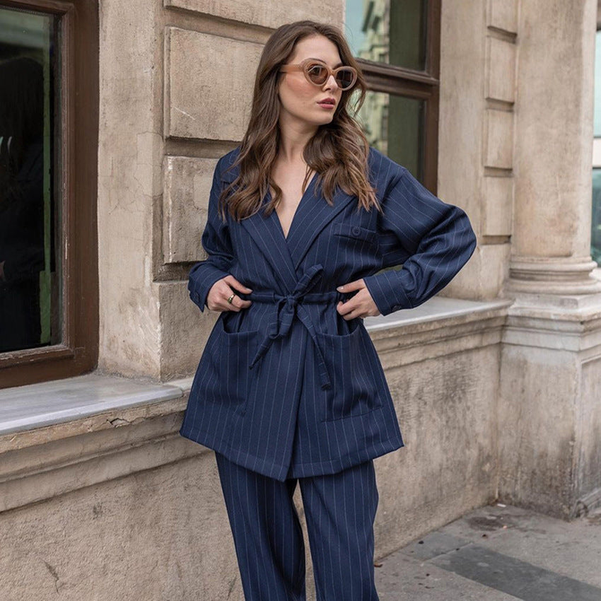 Dame To-delt Sæt med tætsiddende Blazer og elegante Vidde Bukser Stilla