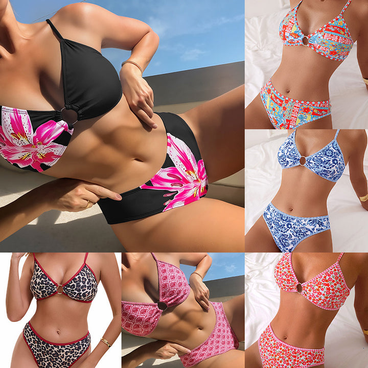 Dame triangulært bikini med farverigt frugtmotiv og dekorativ nøglering Skovae