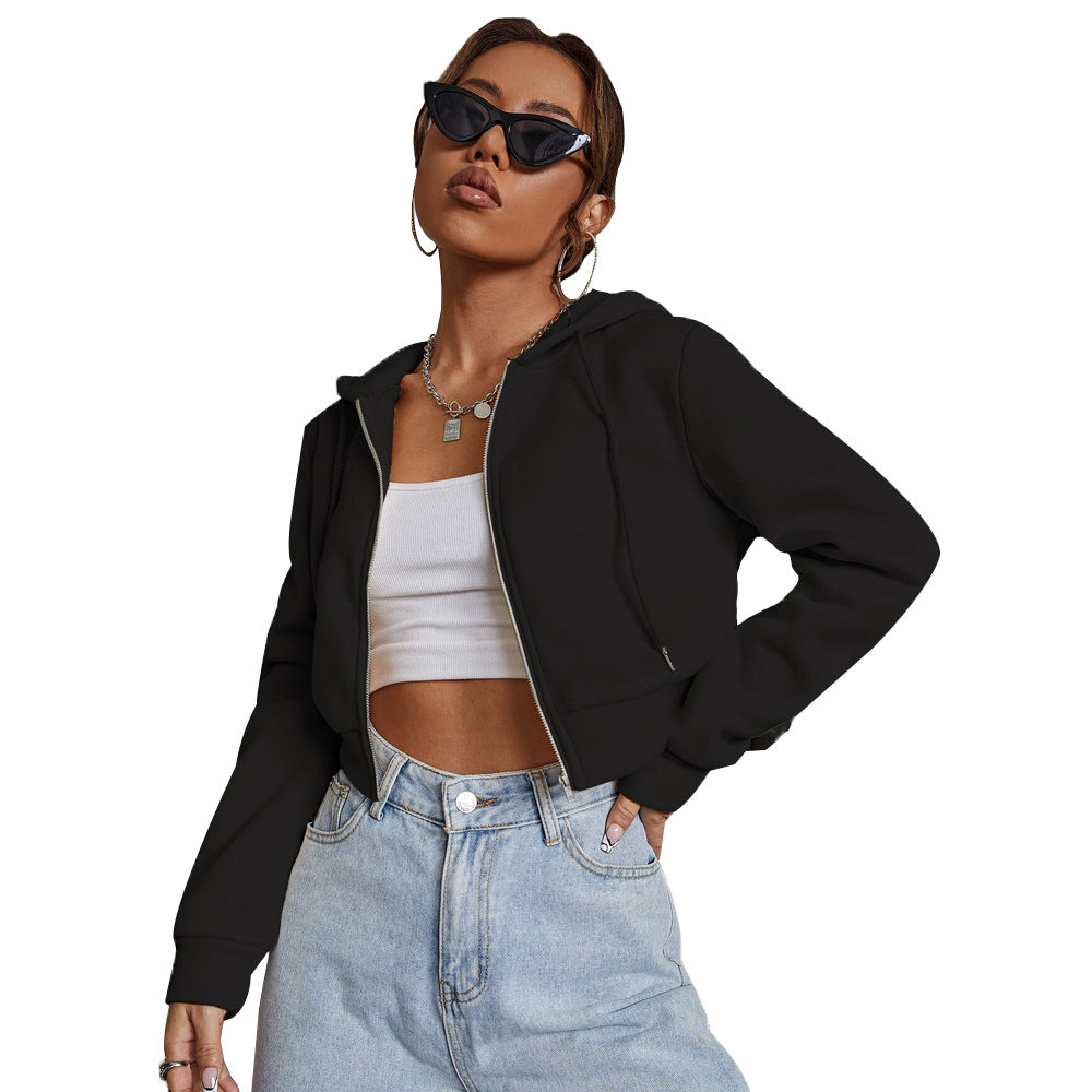 Kvinders cropped hoodie jakke med moderigtigt snit og behageligt materiale Stilla