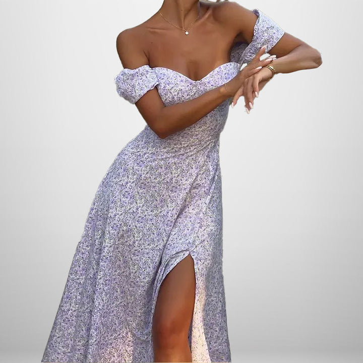 Dame Maxikjole med off-shoulder design og elegant slids Stilla