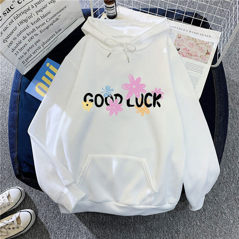 Dame hoodie med munter design og trykte bogstaver Skovae