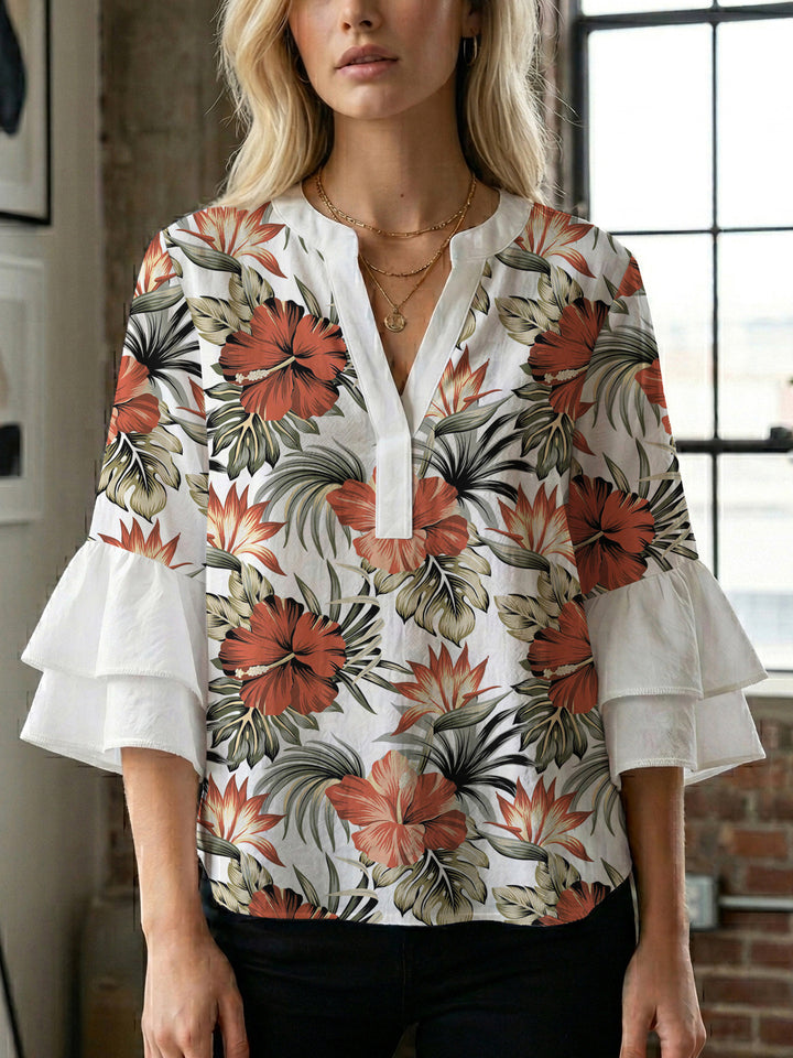 Dame afslappet bluse med flæseærmer og botanisk print Skovae