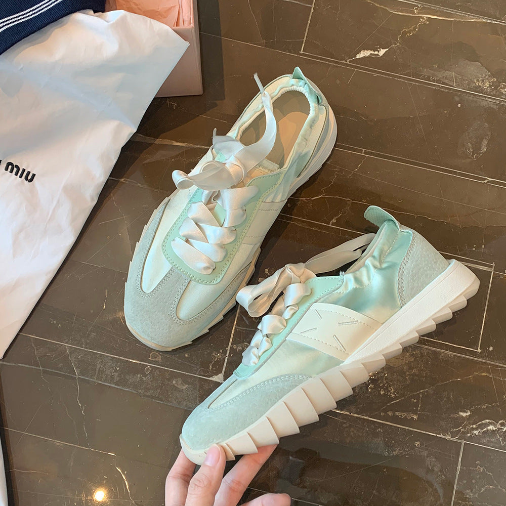 Dame Sporty Sneakers med innovativt design og behagelig sål Stilla