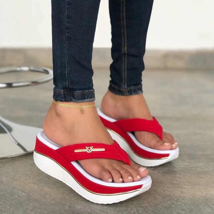 Dame Wedge-sandaler med innovativ remstruktur og komfortabelt fodseng Stilla
