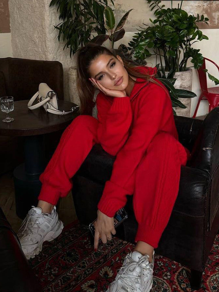 Kvinders afslappede strik jumpsuit med høj krave og fashionable flette detaljer Skovae