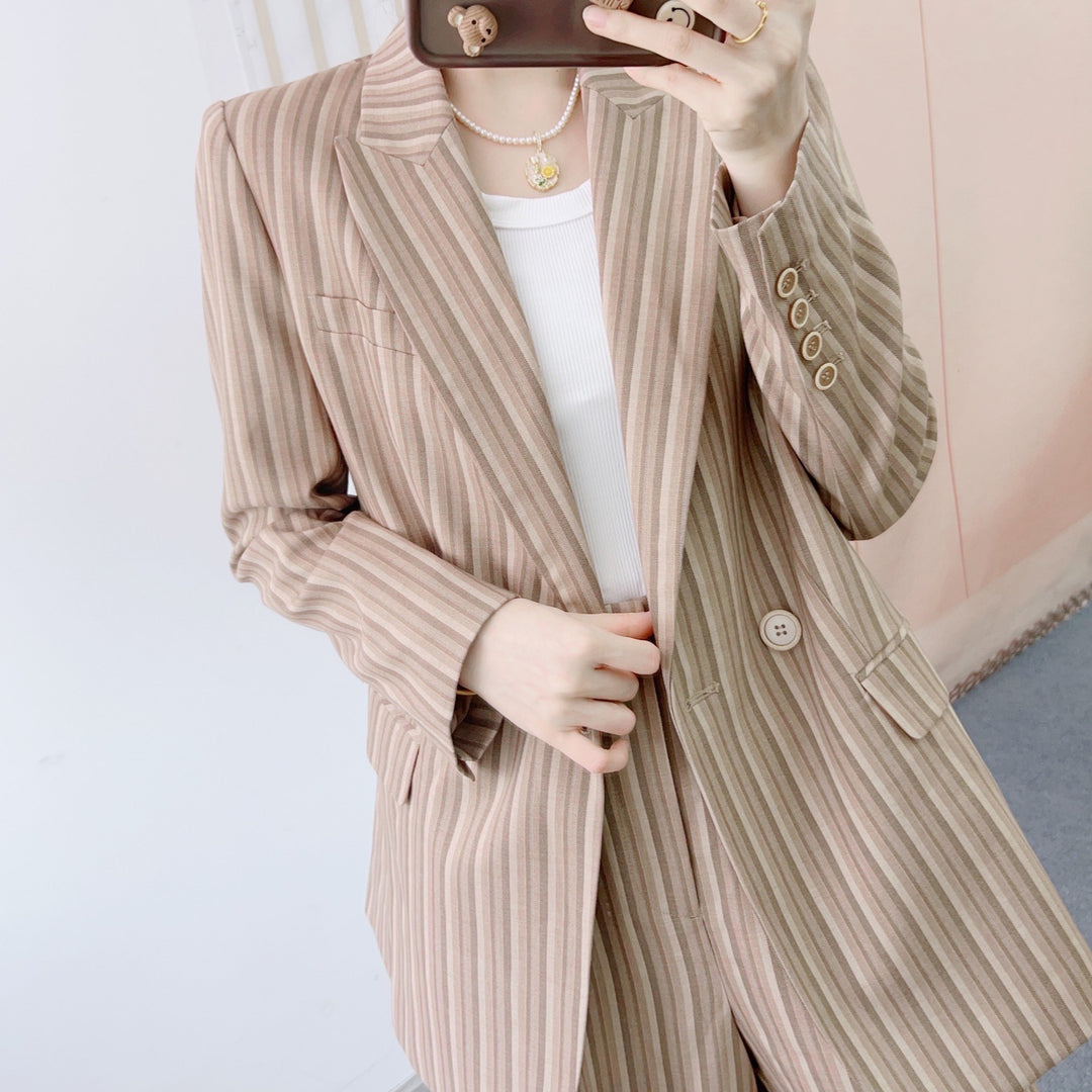 Dame Stribet Blazer i moderne snit med elegante detaljer Stilla