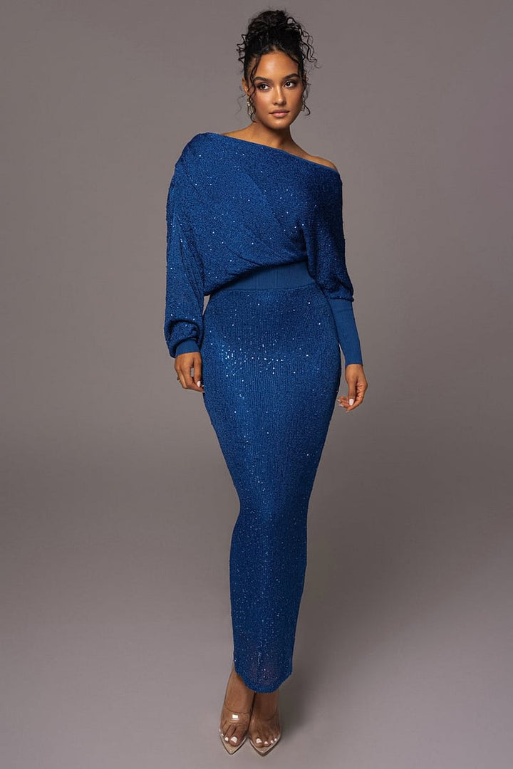 Kvindernes Glamourøse Strikkjole med Glitrende Pailletter og Off-Shoulder Design