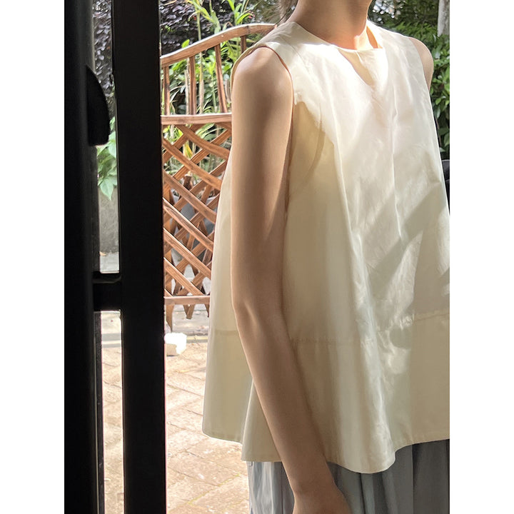 Dame ærmeløs top med elegant satin-finish og afslappede shorts Stilla