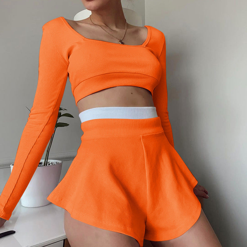 Dame smart Crop-Top med lange ærmer og svingende shorts Stilla