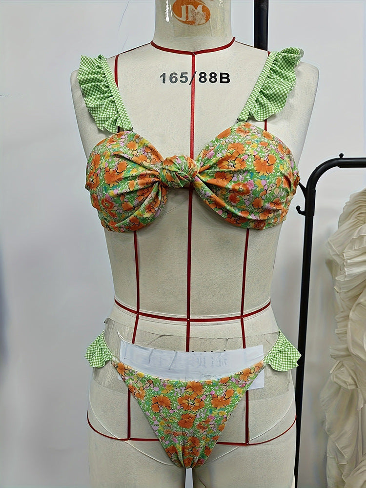 Dame bikini med farverige flæser og blomsterdesign Skovae